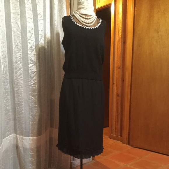 Ann Taylor Black Skirt with Small Ruffle Hem 4 EUC - Picture 4 of 6